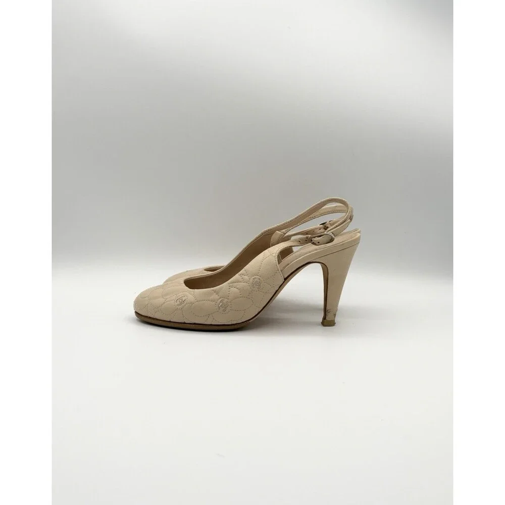 CHANEL beige slingback